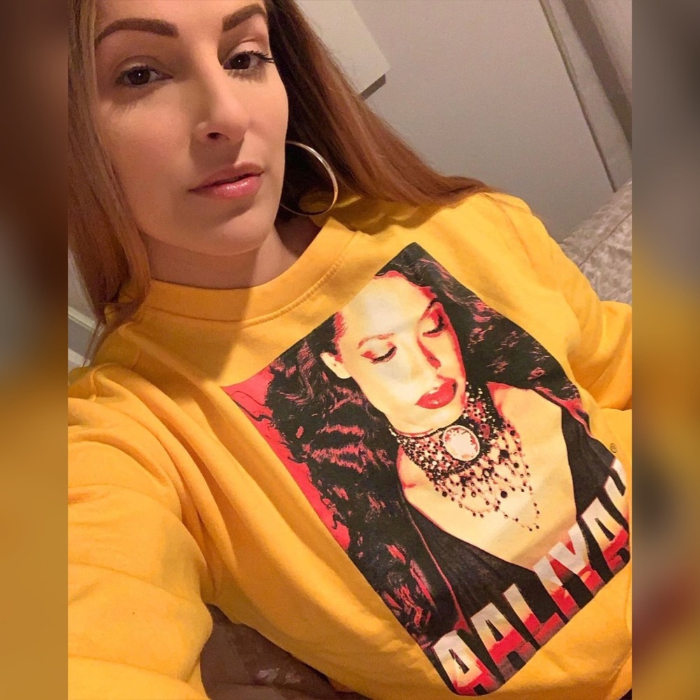 Aaliyah Yellow Crop Sweatshirt Top Size Large - Picture 3 of 5